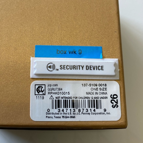 Monet Jewelry Christmas pin - Picture 6 of 6